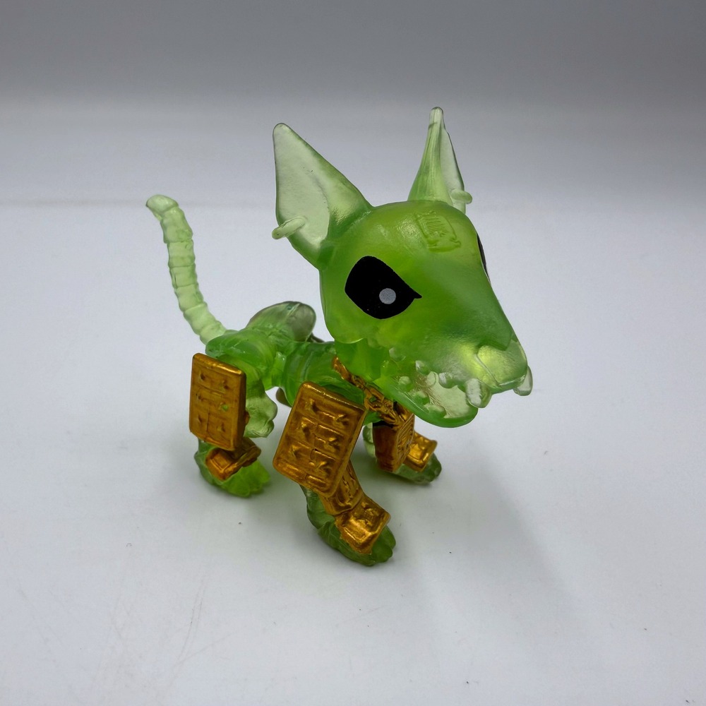 Moose Toys Treasure X Sunken Gold Translucent Green Skeleton Dog Gold Armor Toy